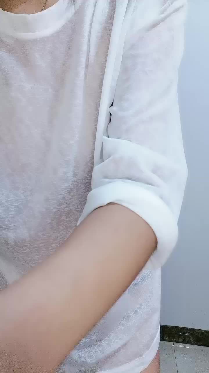 動感的音樂,眼鏡禦姐範妹子,模特好身材,道具練習口活,銷魂至極